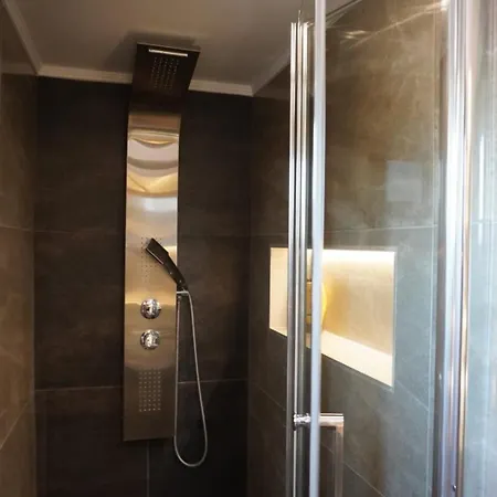 Vaso With Jacuzzi Apartment Epanomi