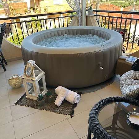 Vaso With Jacuzzi Epanomi